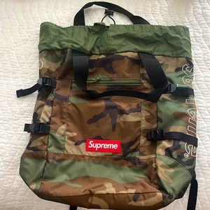 Supreme Camo backpack drawstring and clasp